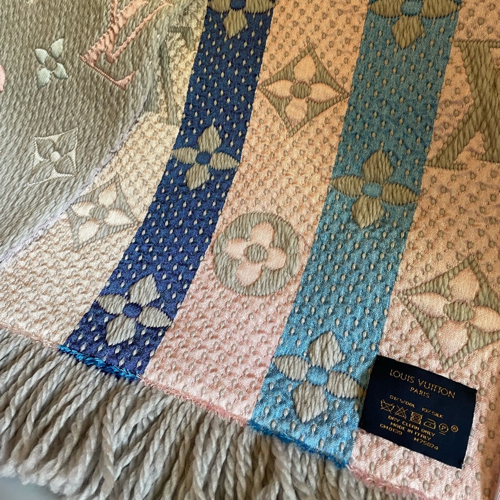 Louis Vuitton Wool Silk Blend Scarf - Picture 3 of 4